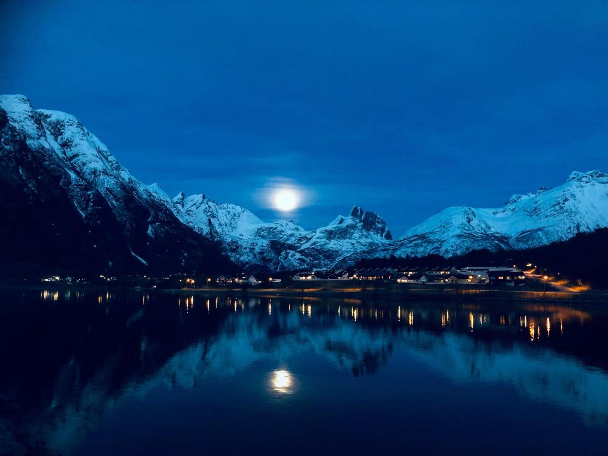 Apartment In The Heart Of Åndalsnes Esterno foto